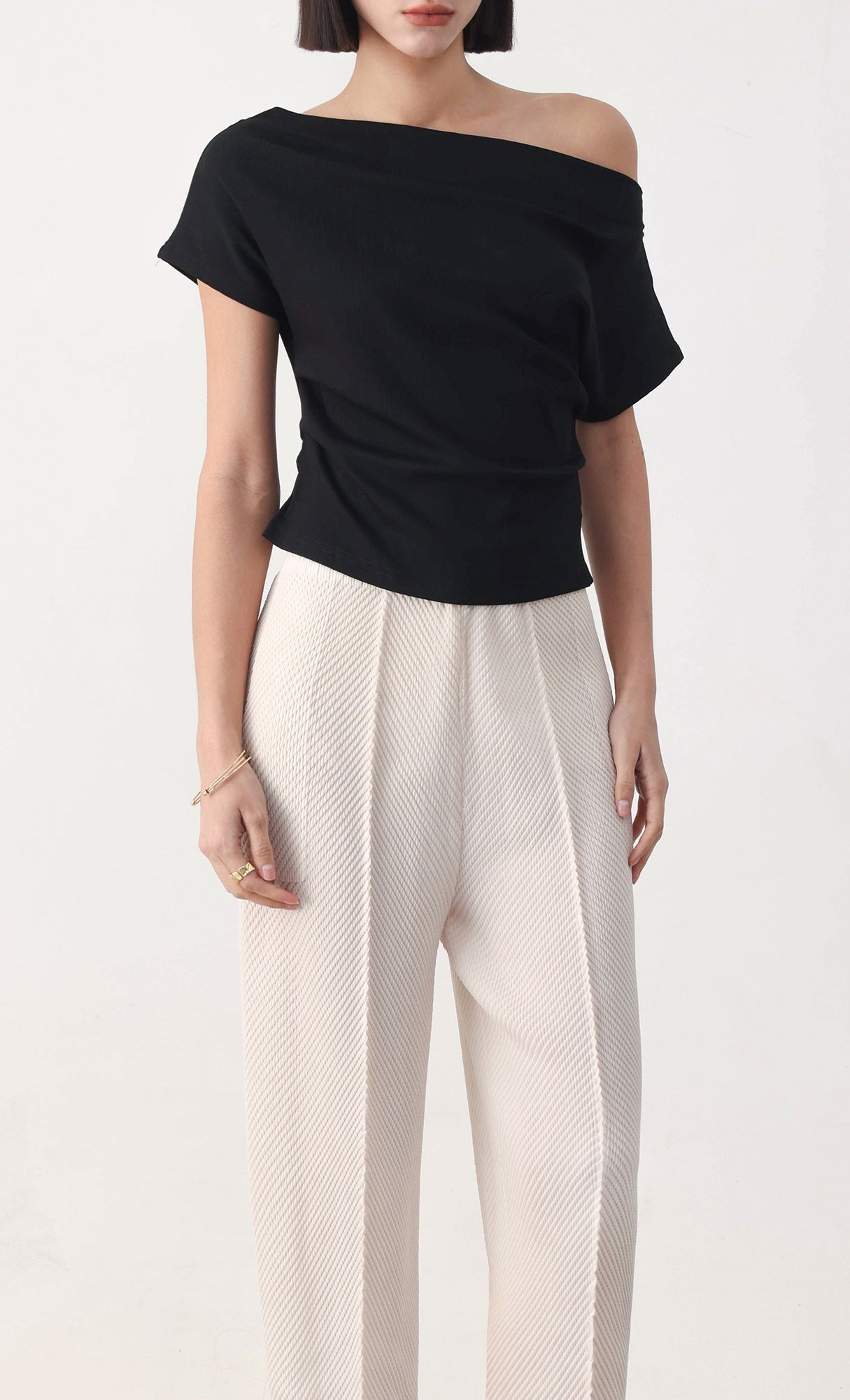 Circular pleated pants_beige