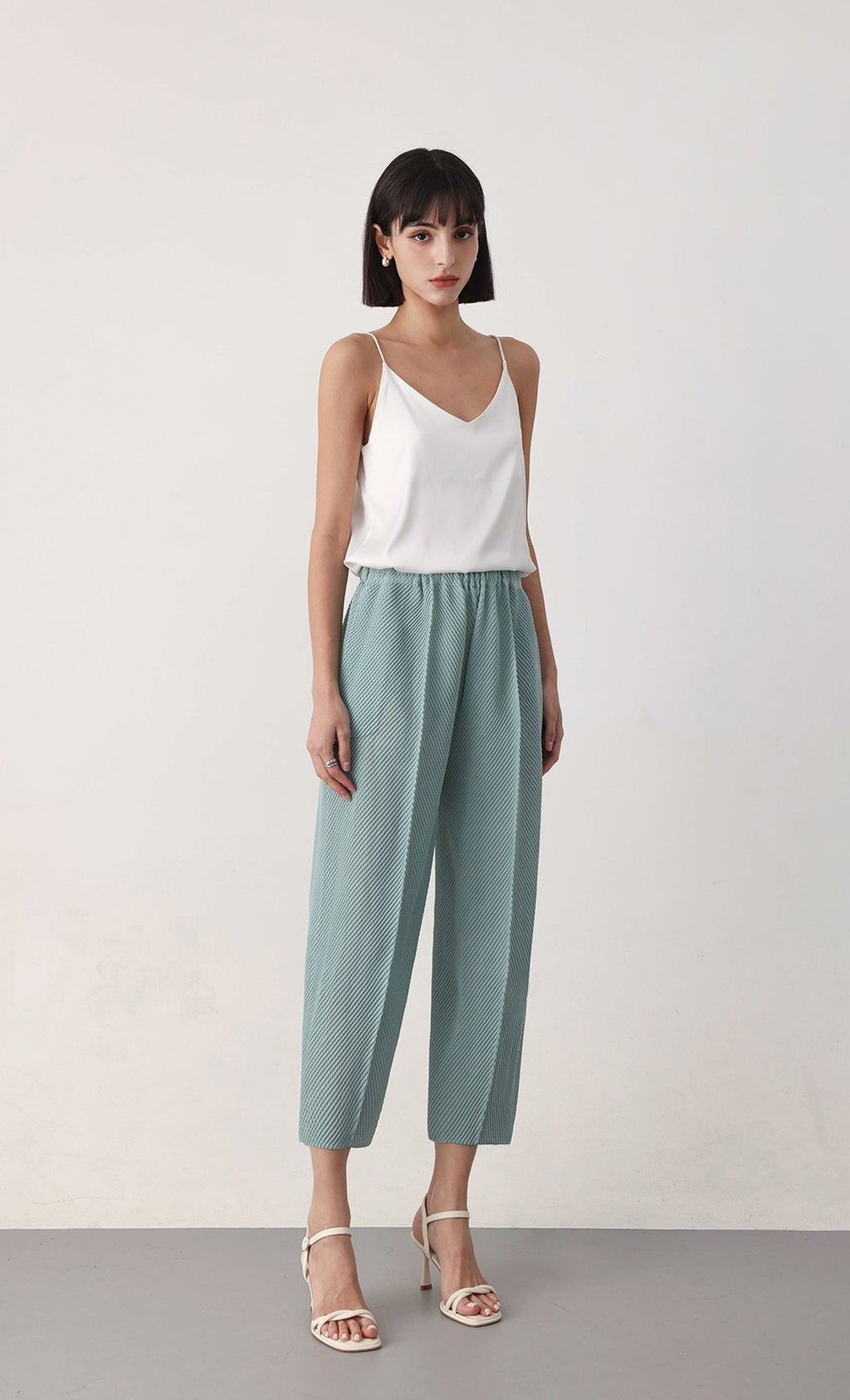 Circular pleated pants_skyblue