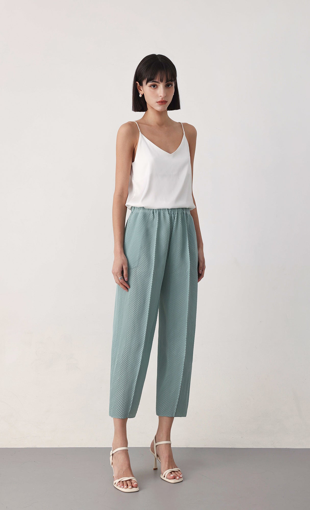 Circular pleated pants_skyblue