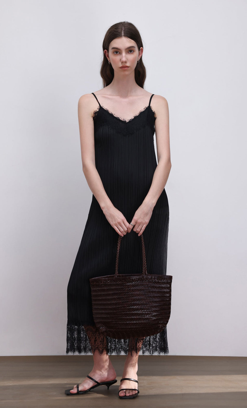 Pleated lace slip dress_black