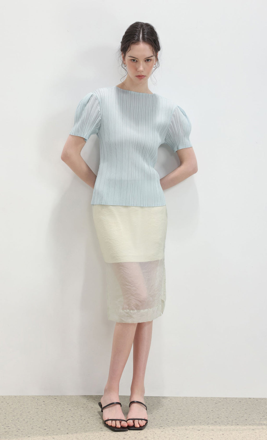 Mellow half-sleeve pleated top_Skyblue