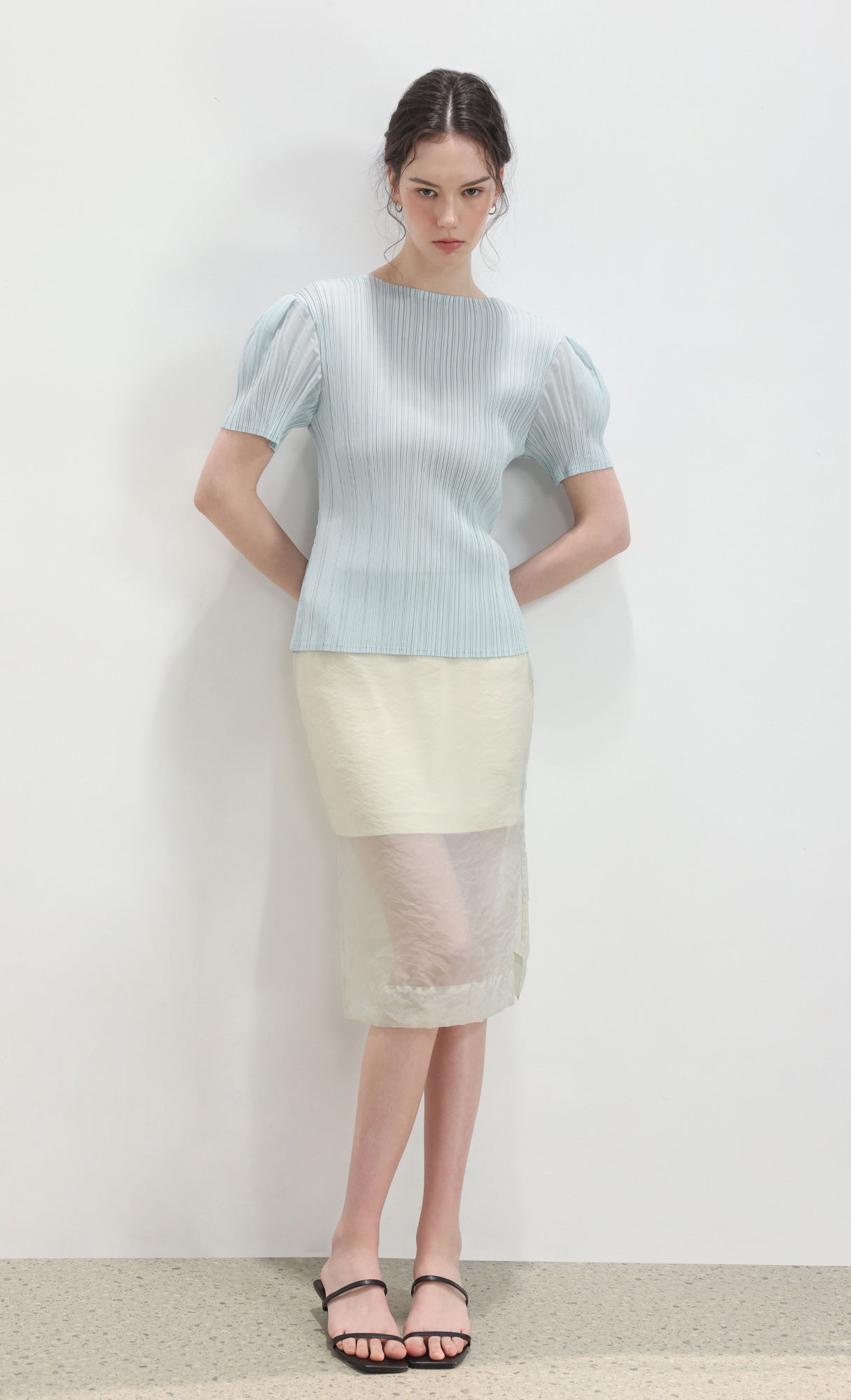 Mellow half-sleeve pleated top_Skyblue