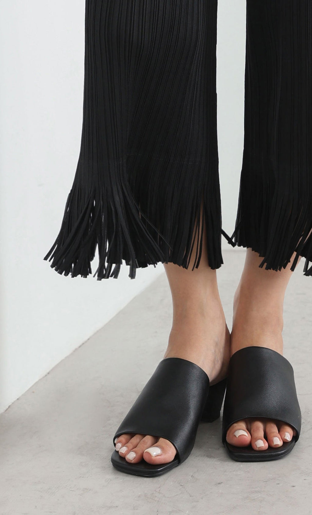 frill hem pleats pants_black