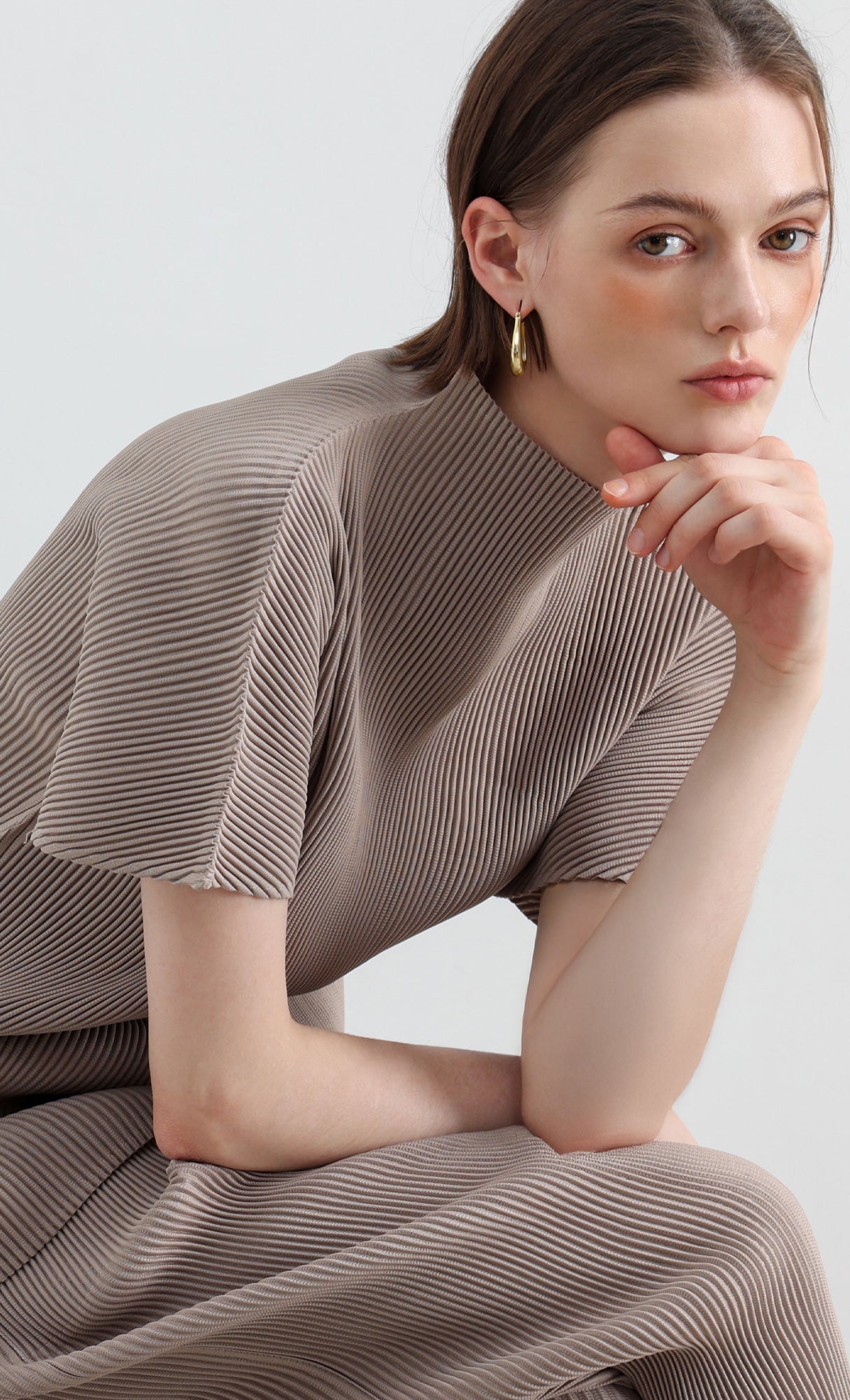 Essential Pleated Half-Neck Top_Beige