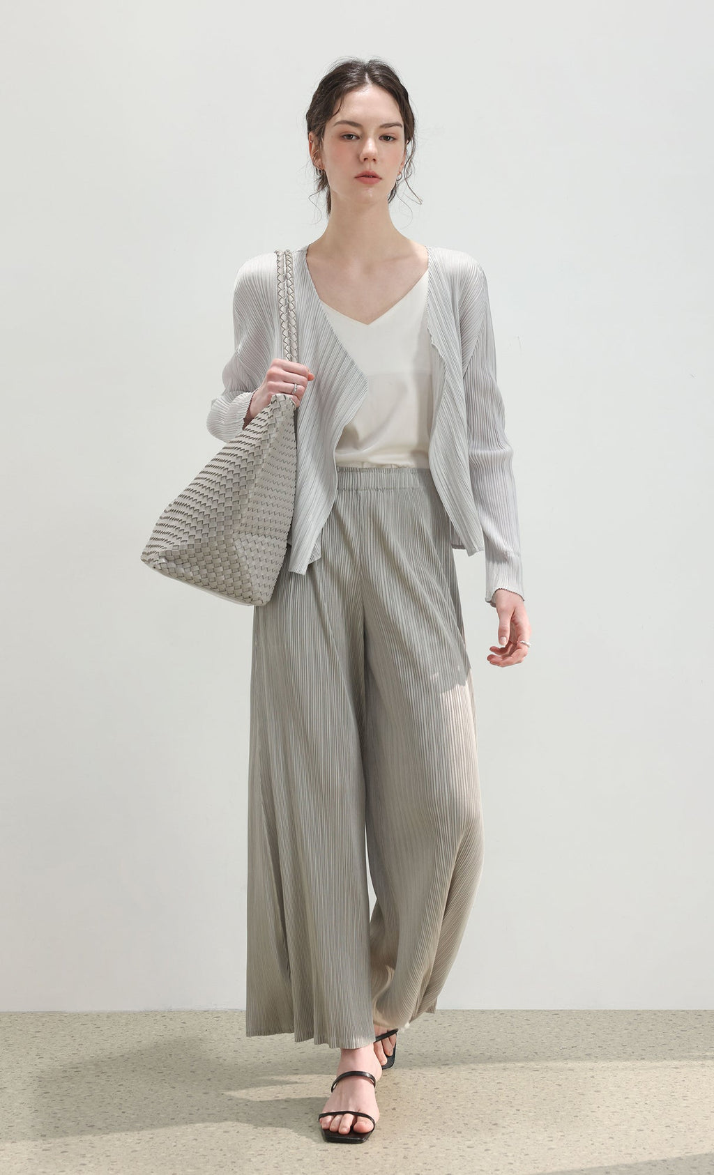 Pia pleated cardigan_light-grey