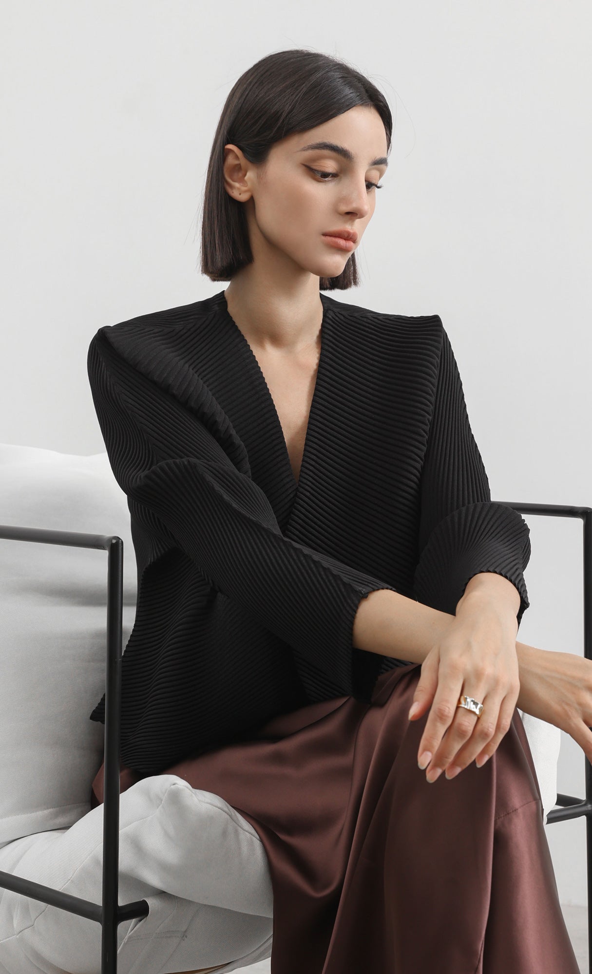 round pleated cardigan_black