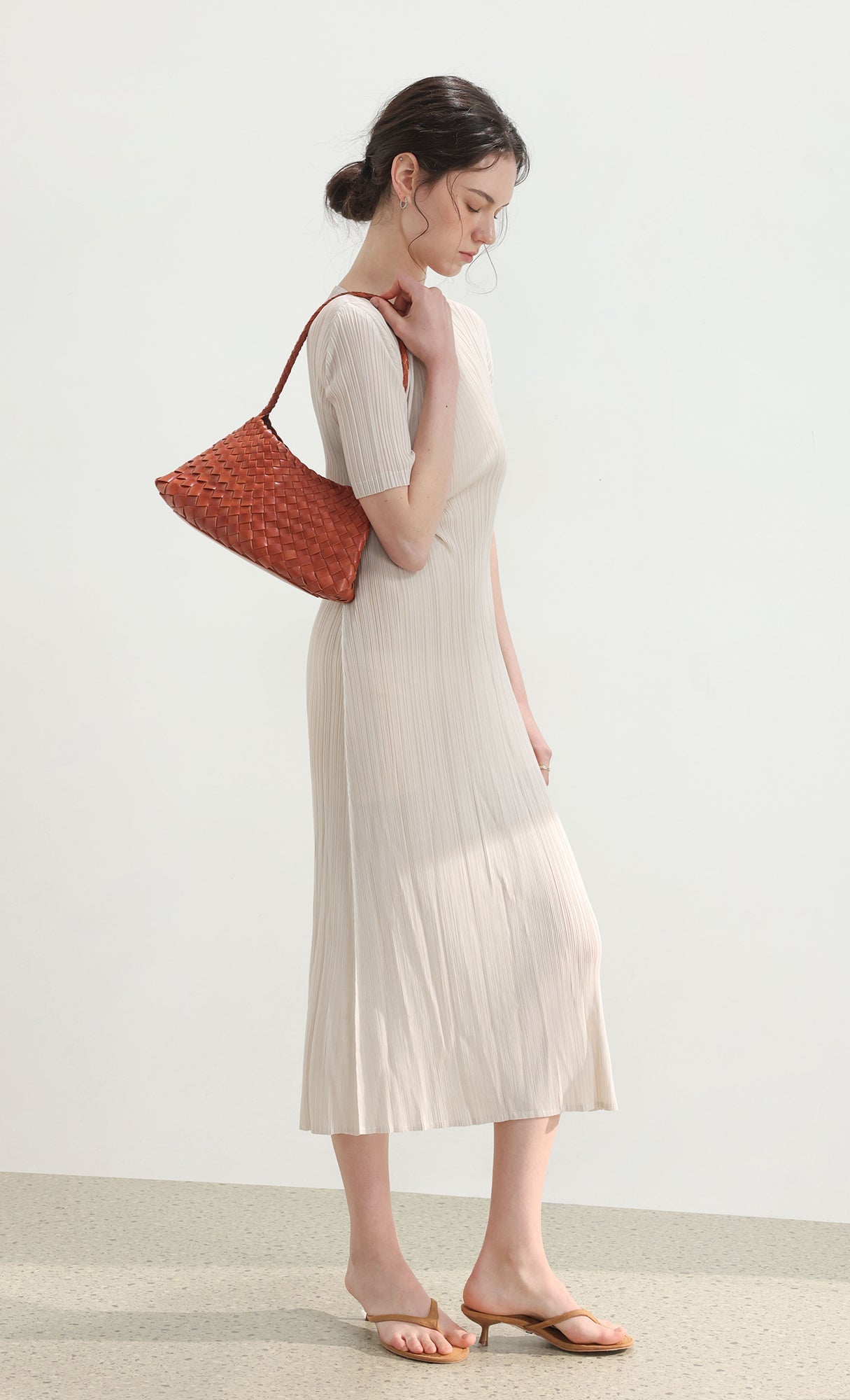 Nesia weaving shouler bag_camel