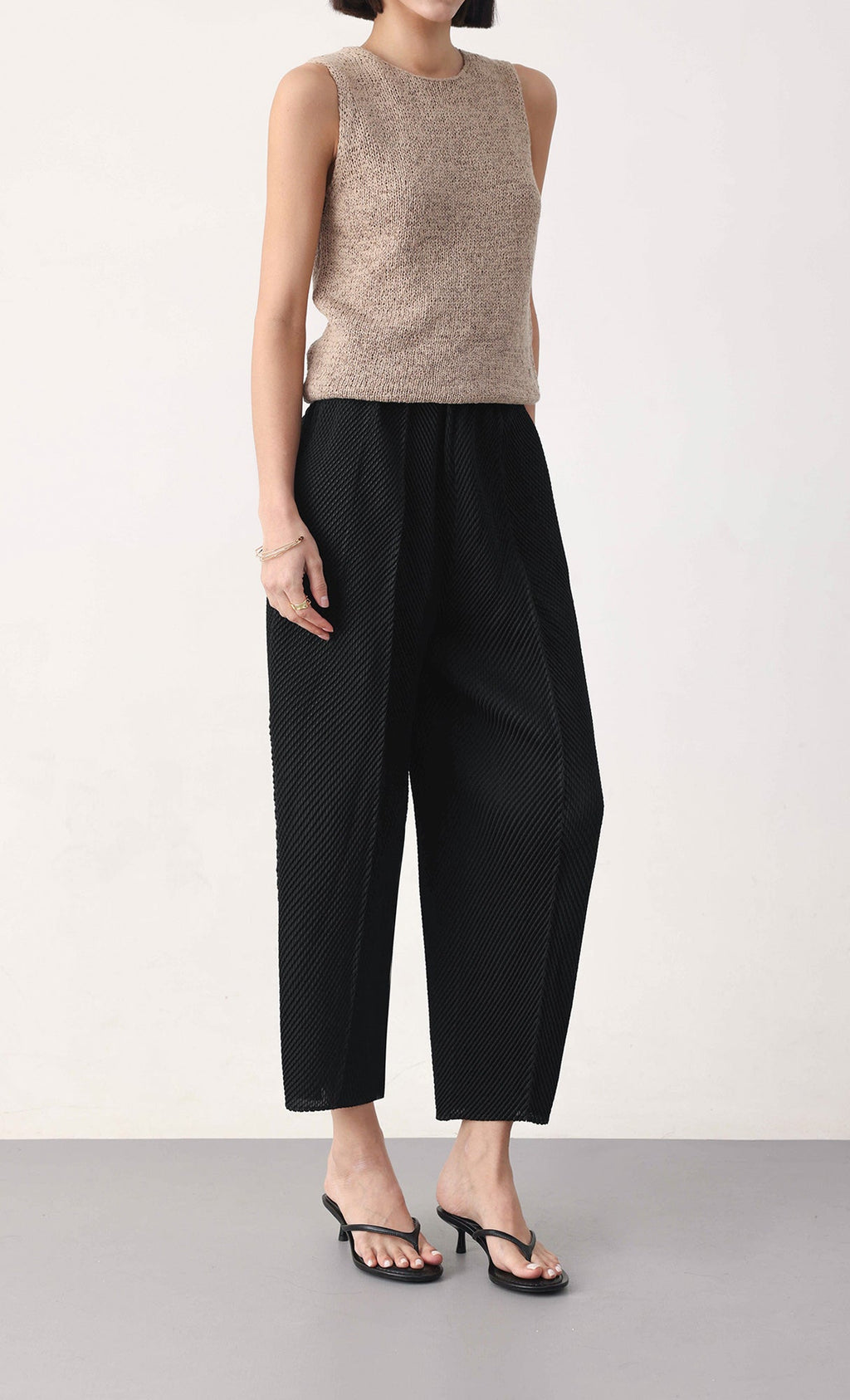 Circular pleated pants_black