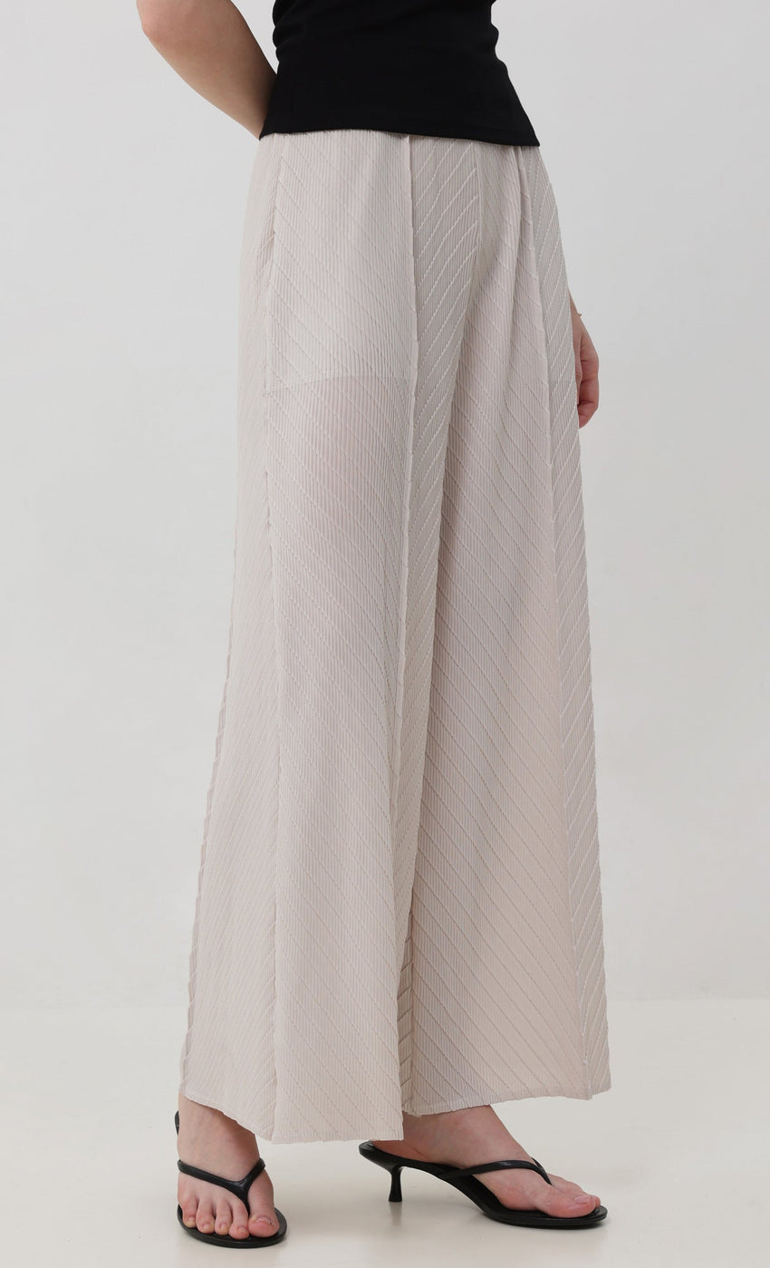Short / Light Beige