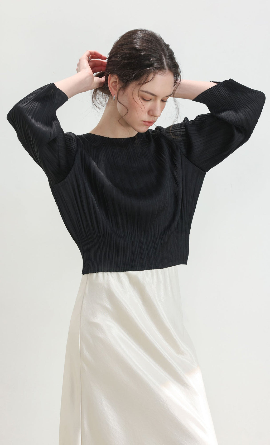 Leon pleated long-sleeve top_black