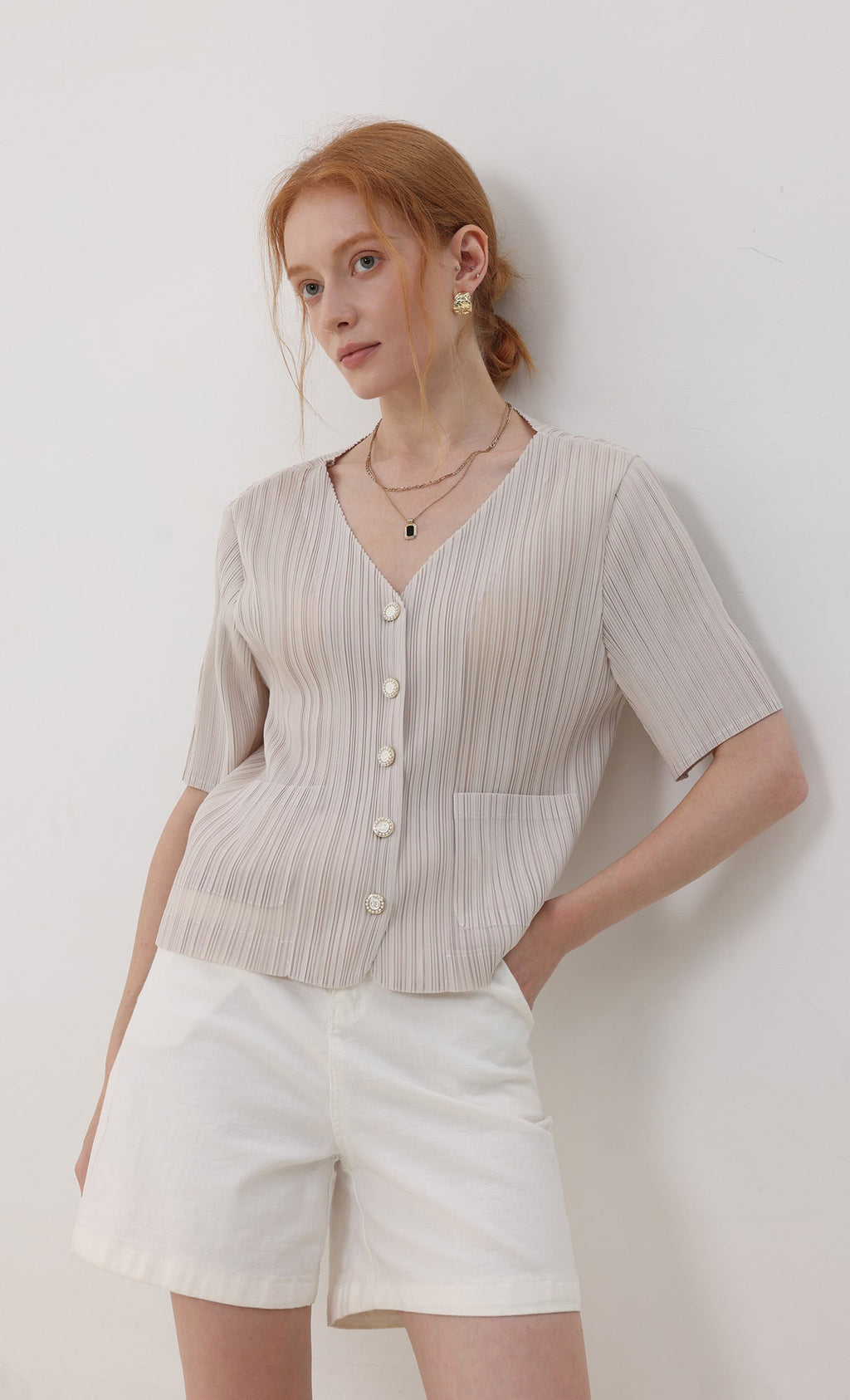 Button pleated short-sleeve top_lightbeige