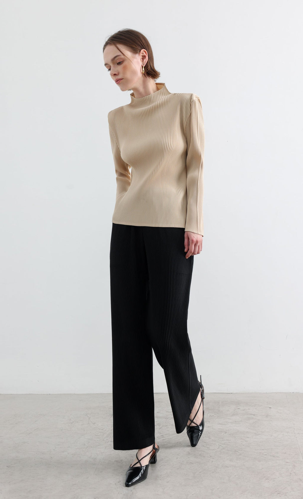 Essential Relaxed Pleated Pants_Black