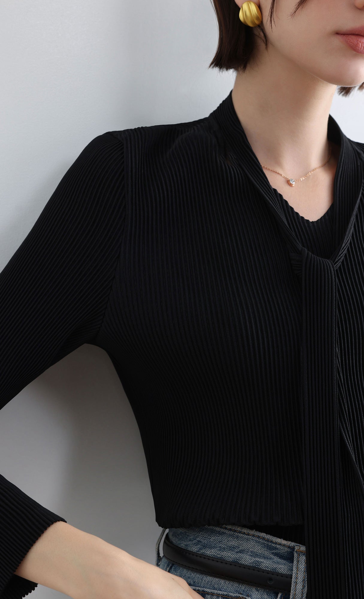 Ribbon Tie Pleated Top_Black