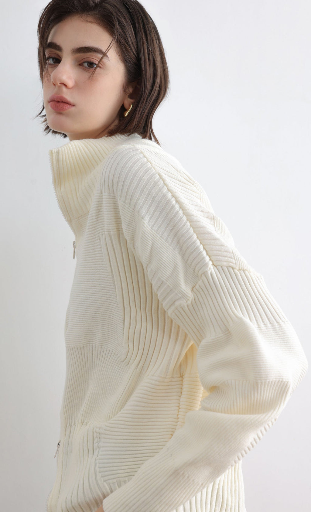 High Neck Knitted Pleated Zip-Up Cardigan_Ivory