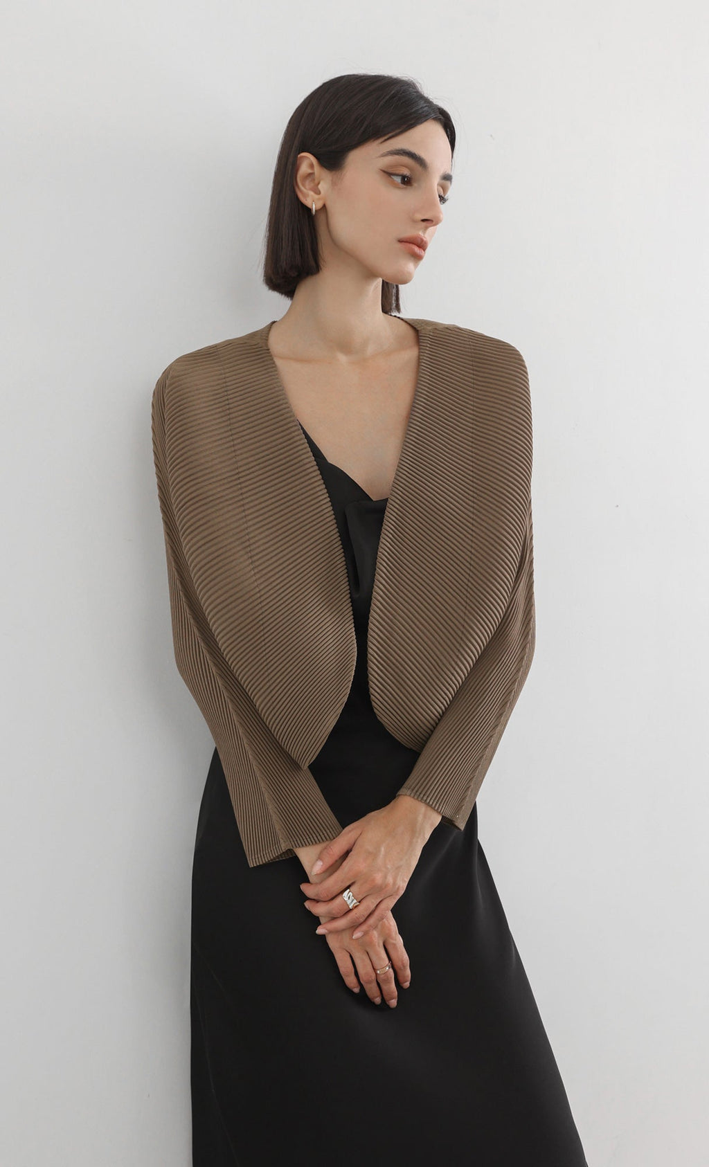 round pleated cardigan_brown