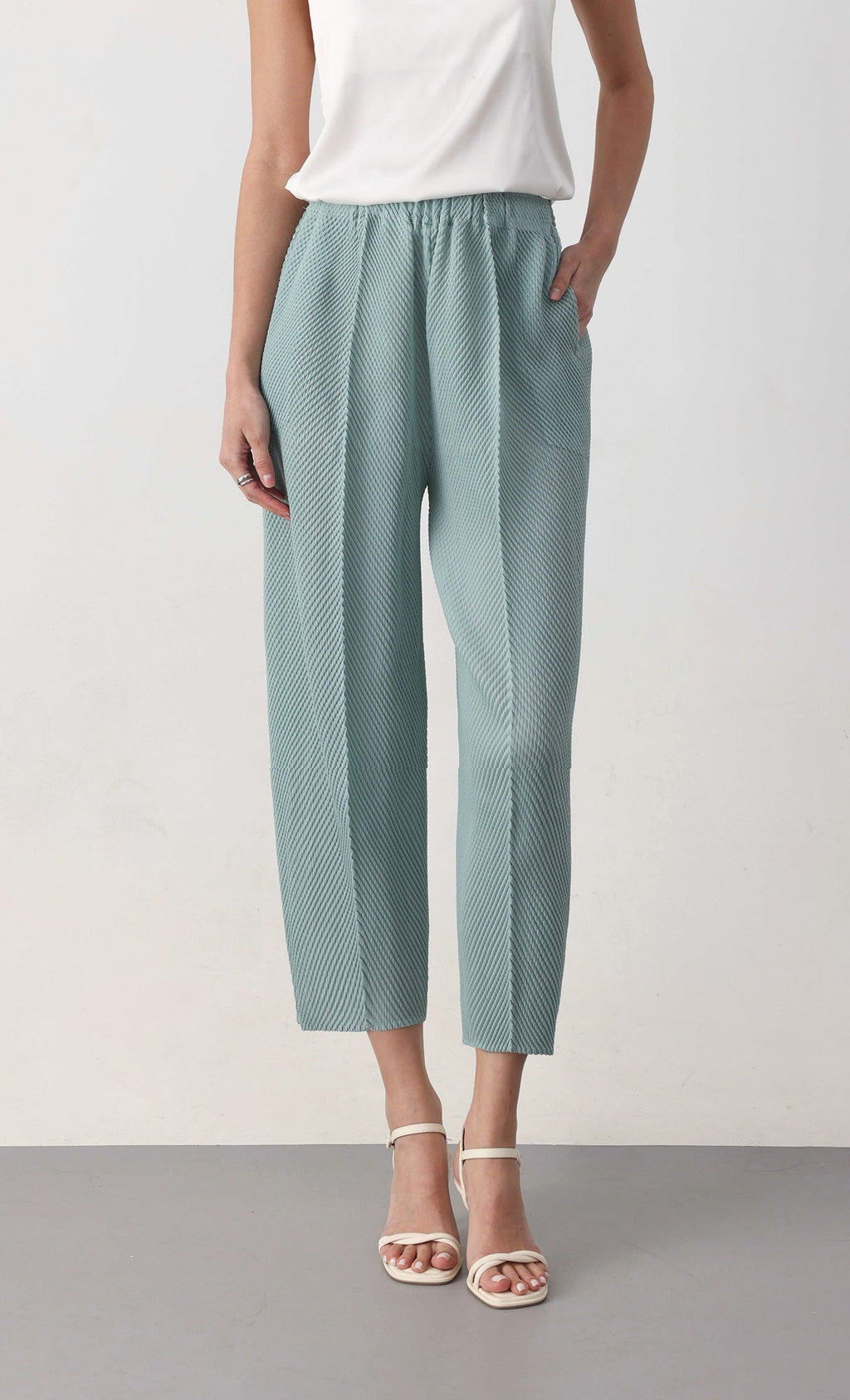 Circular pleated pants_skyblue
