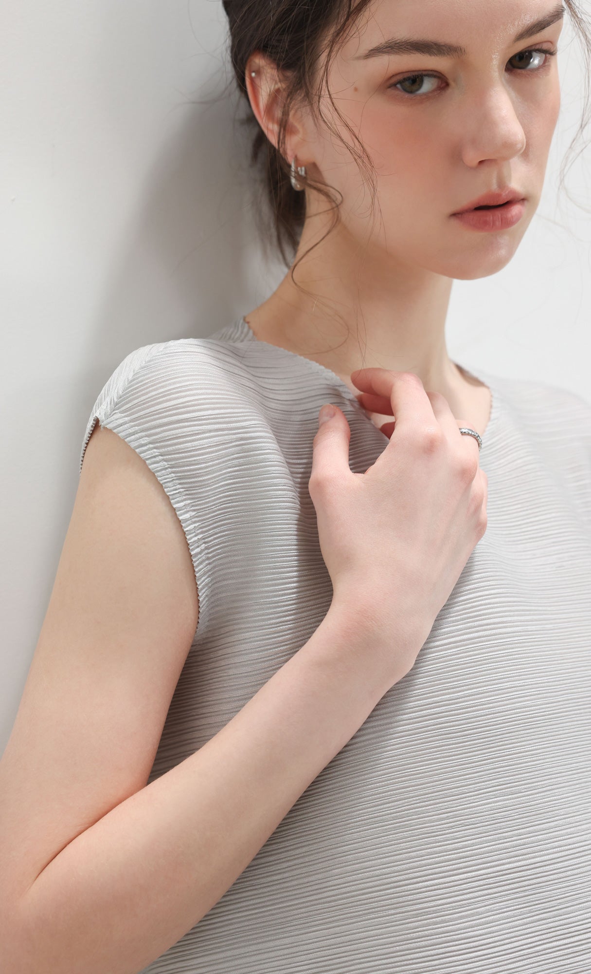 Dren sleeveless pleated top_light-grey