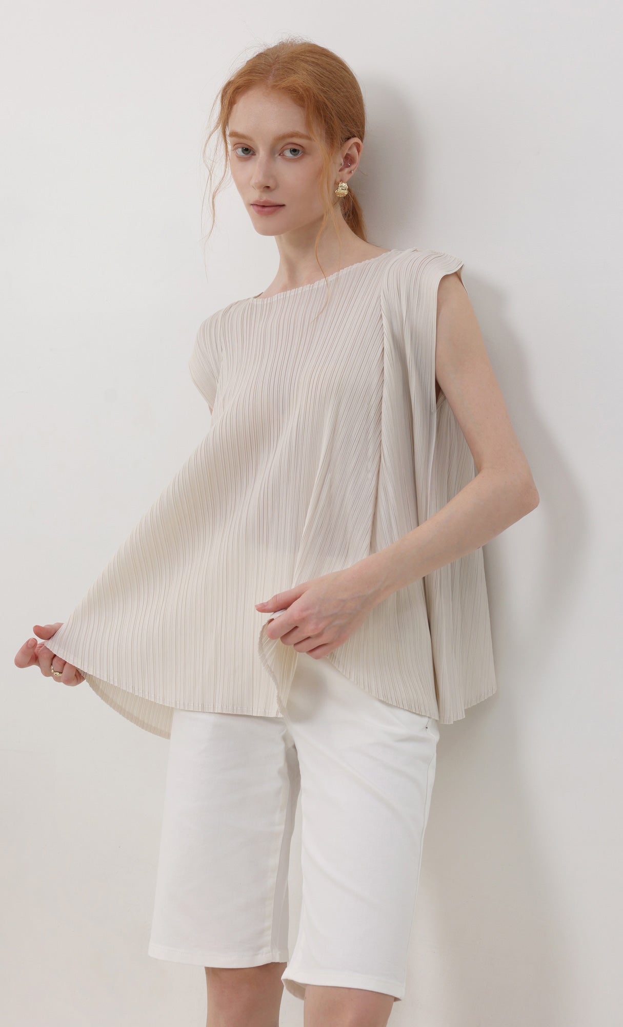 Soft pleated sleeveless top_lightbeige