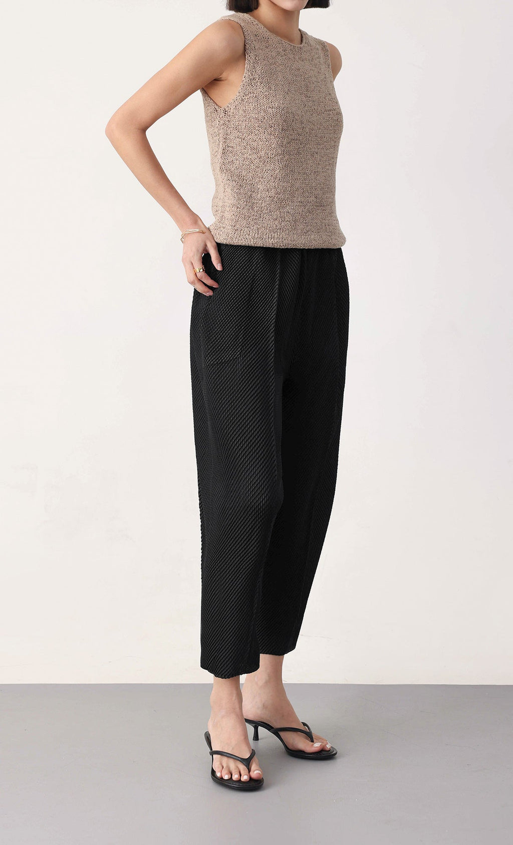 Circular pleated pants_black