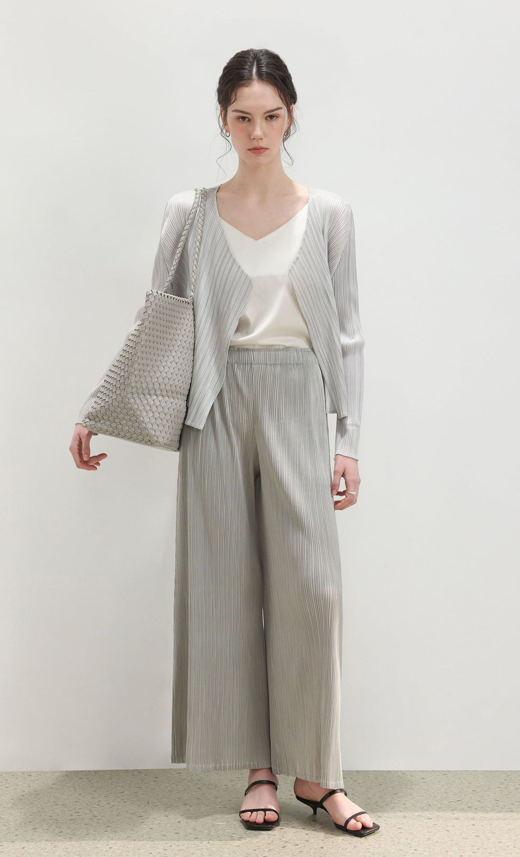 Pia pleated cardigan_light-grey