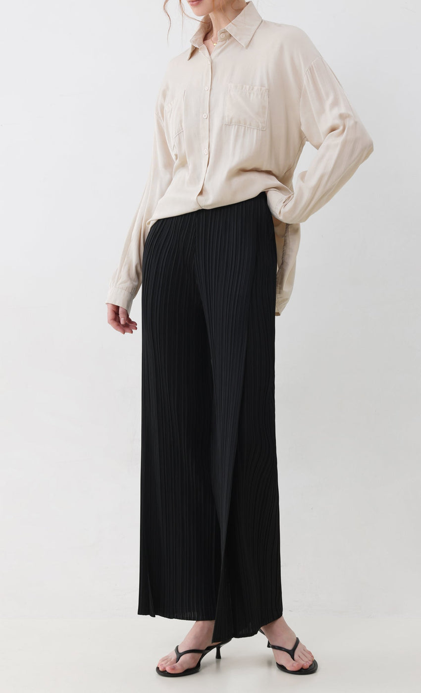 Short / Black