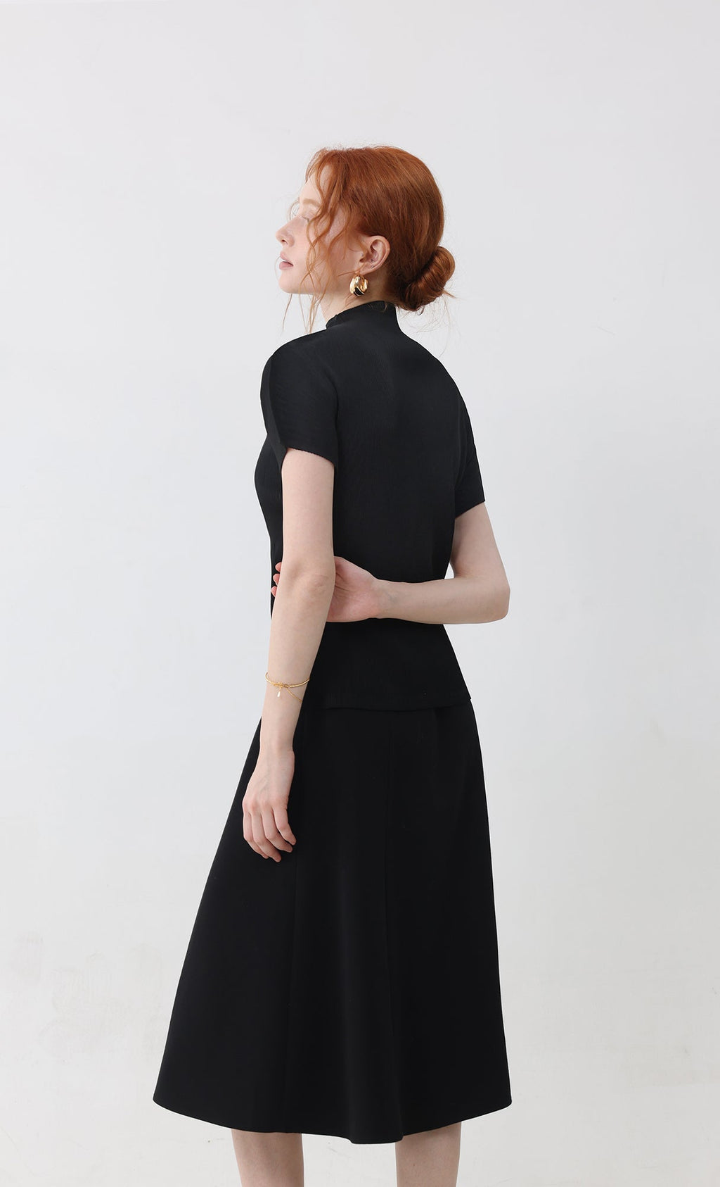 Wanna half-neck pleated top_black