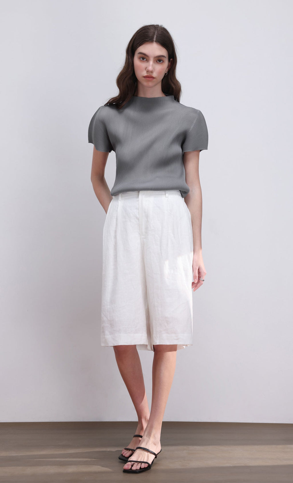 Lao pleated half neck top_grey