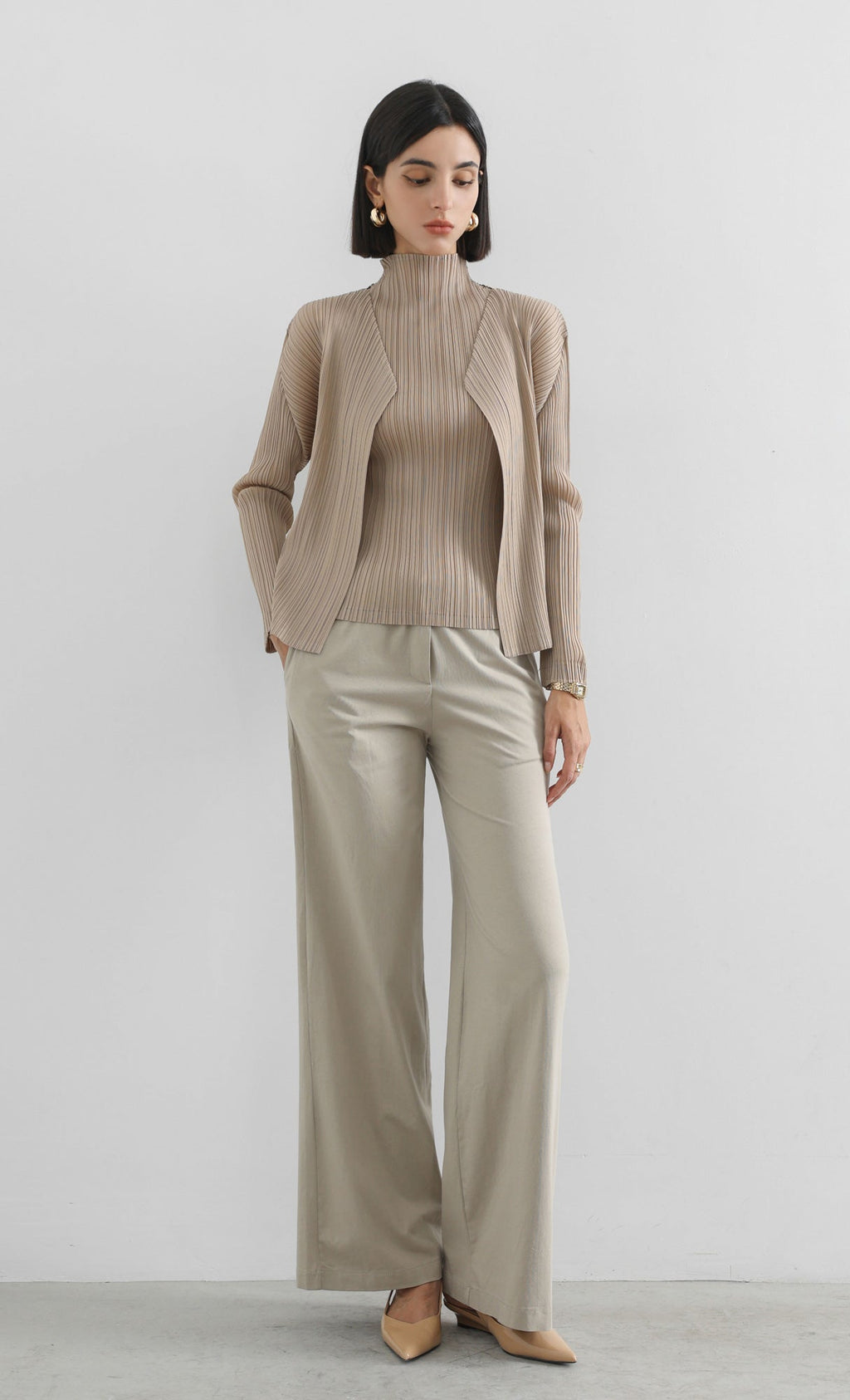 modi half-neck pleated top_beige