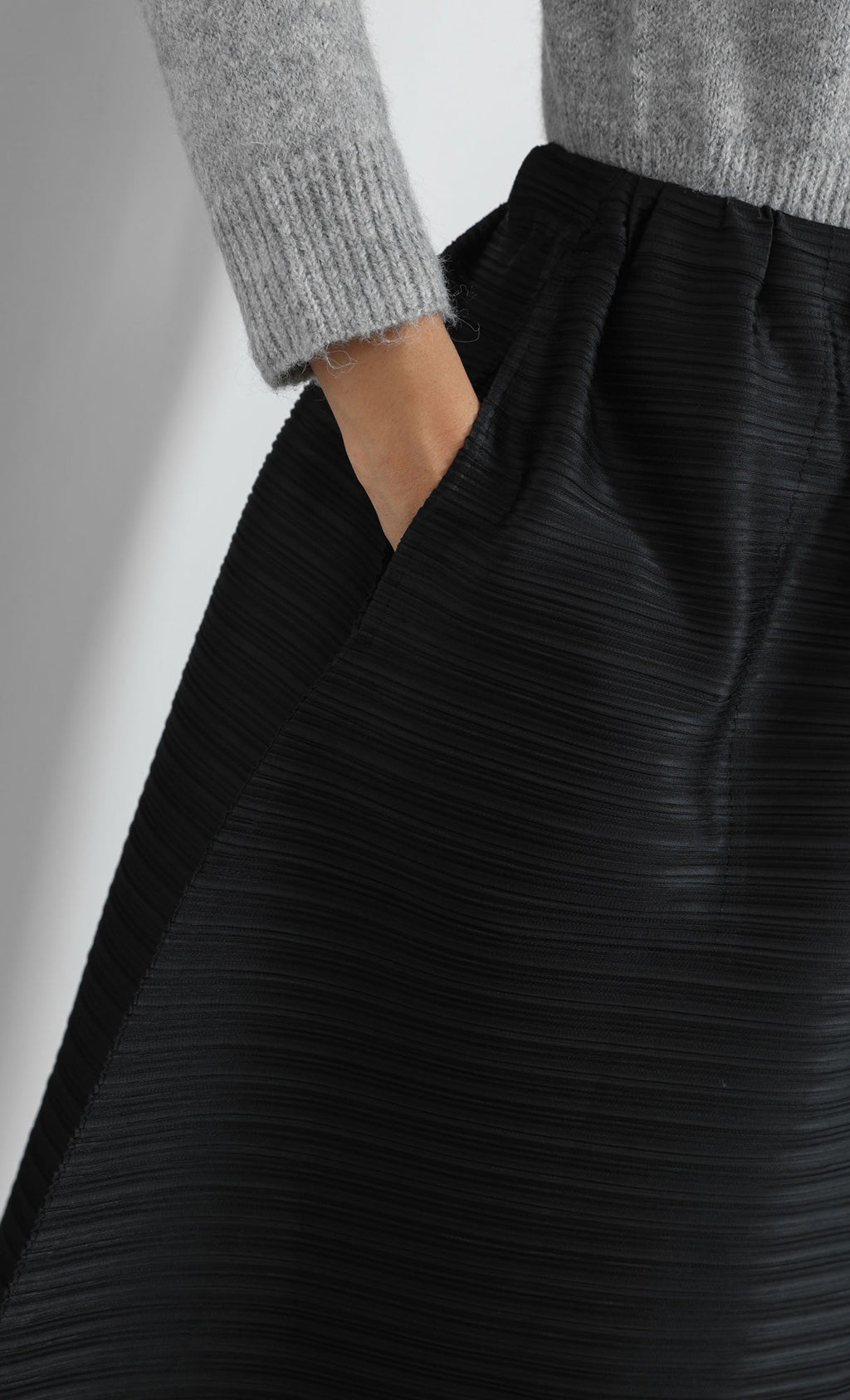 horiz pleated midi skirt_black