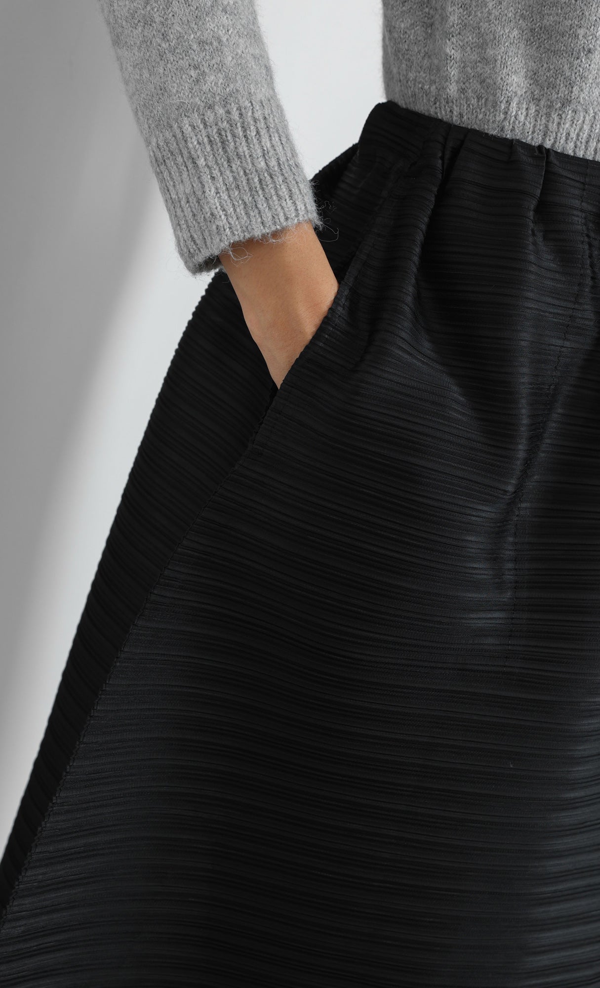 horiz pleated midi skirt_black