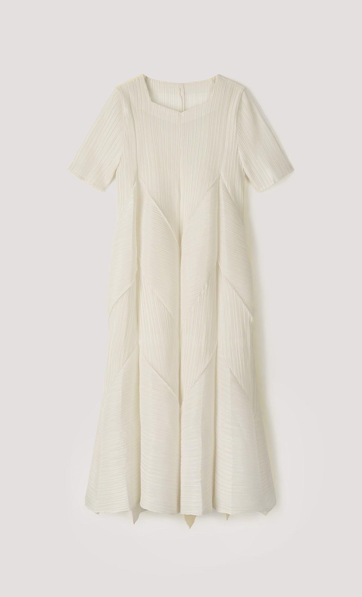Voluminous pleated dress_ivory