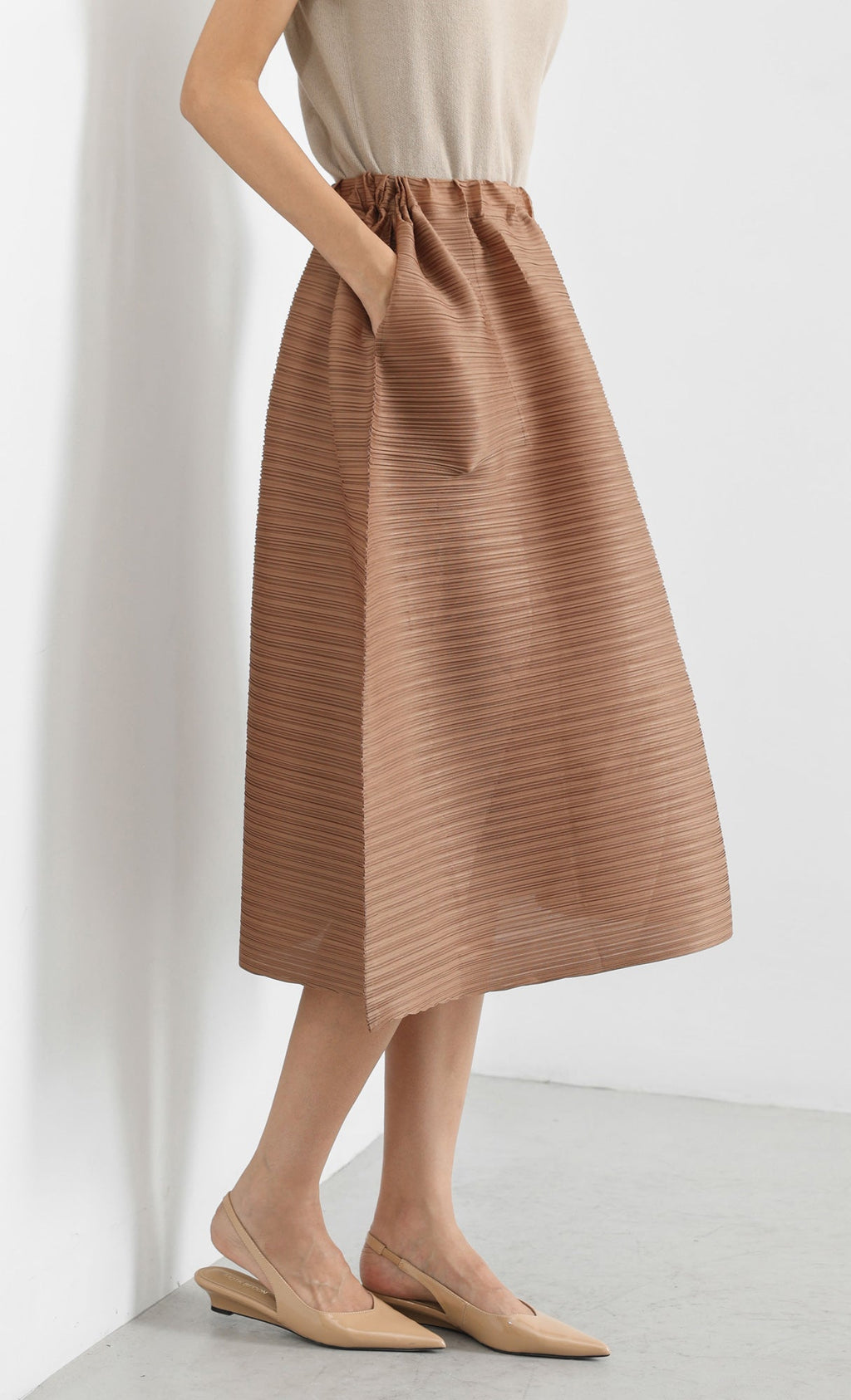 horiz pleated midi skirt_camel