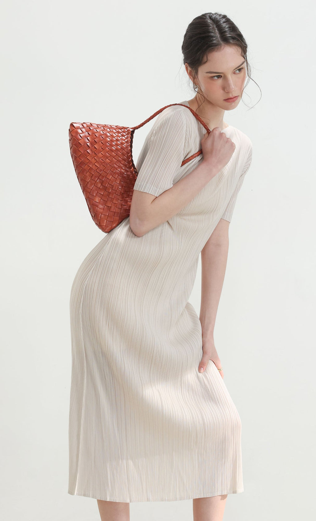 Nesia weaving shouler bag_camel