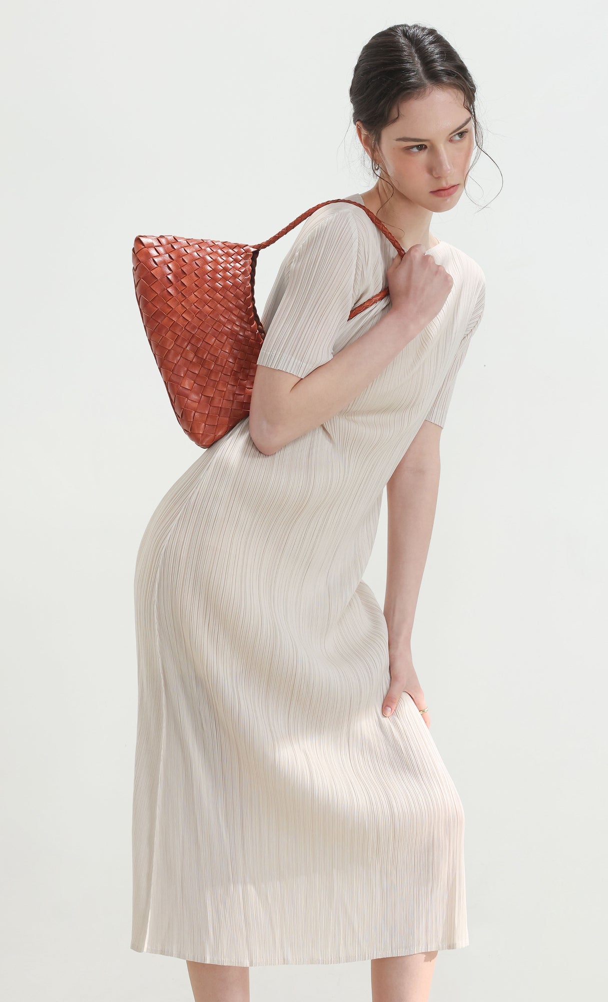 Nesia weaving shouler bag_camel
