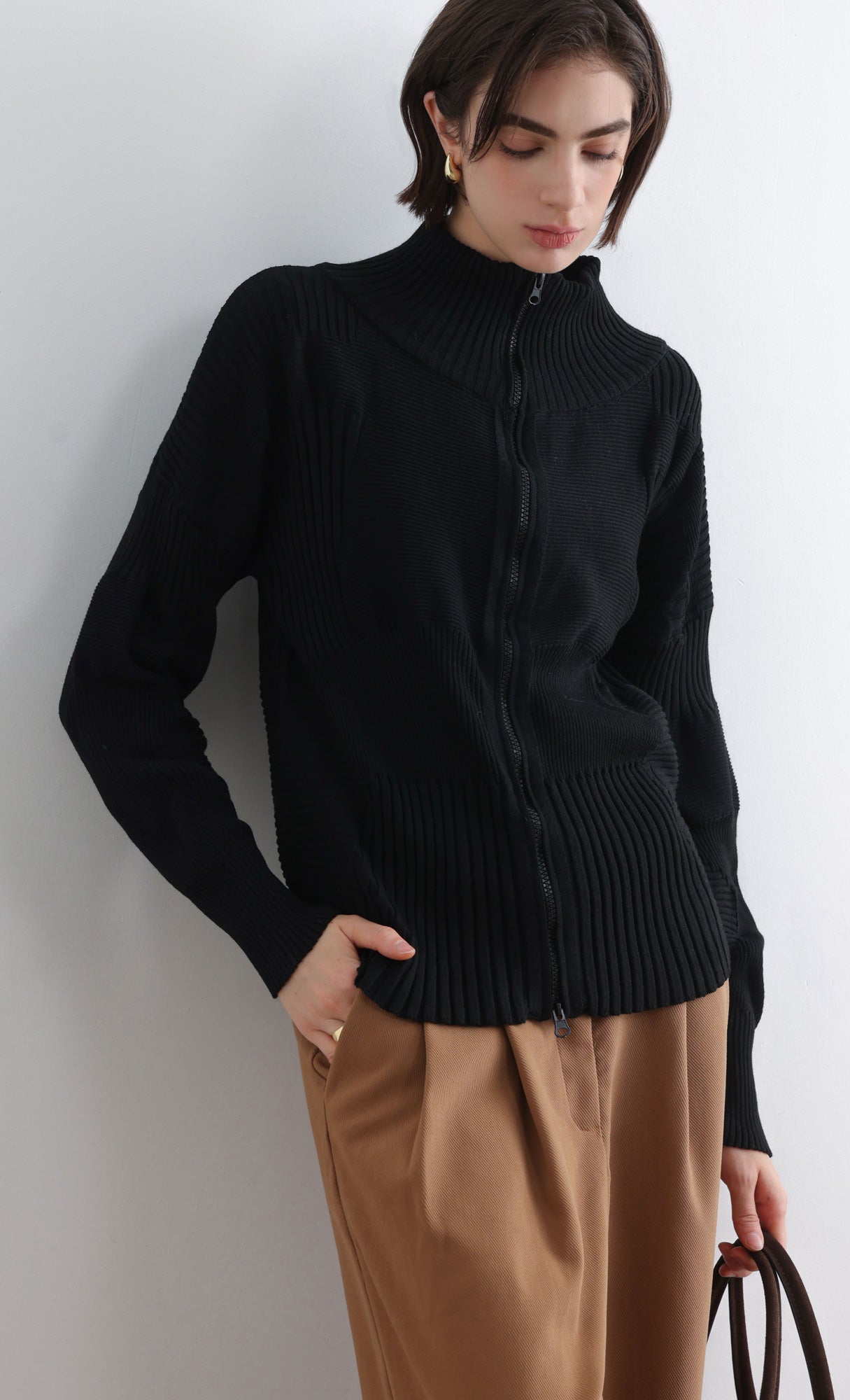 High Neck Knitted Pleated Zip-Up Cardigan_Black