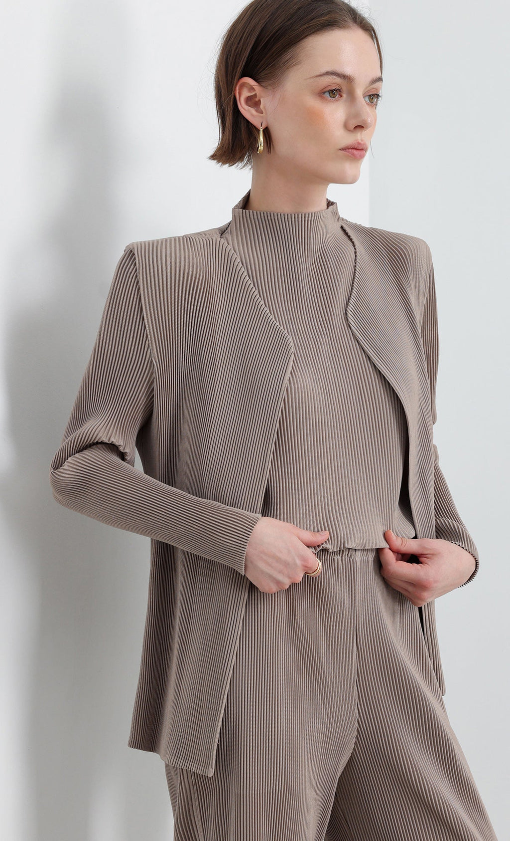 Essential Pleated Cardigan_Beige