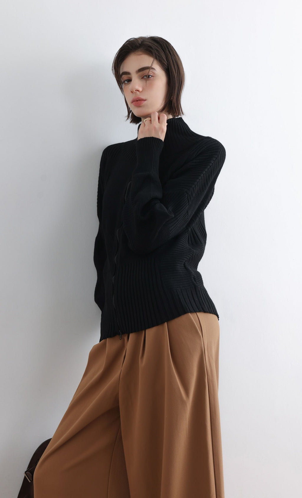 High Neck Knitted Pleated Zip-Up Cardigan_Black