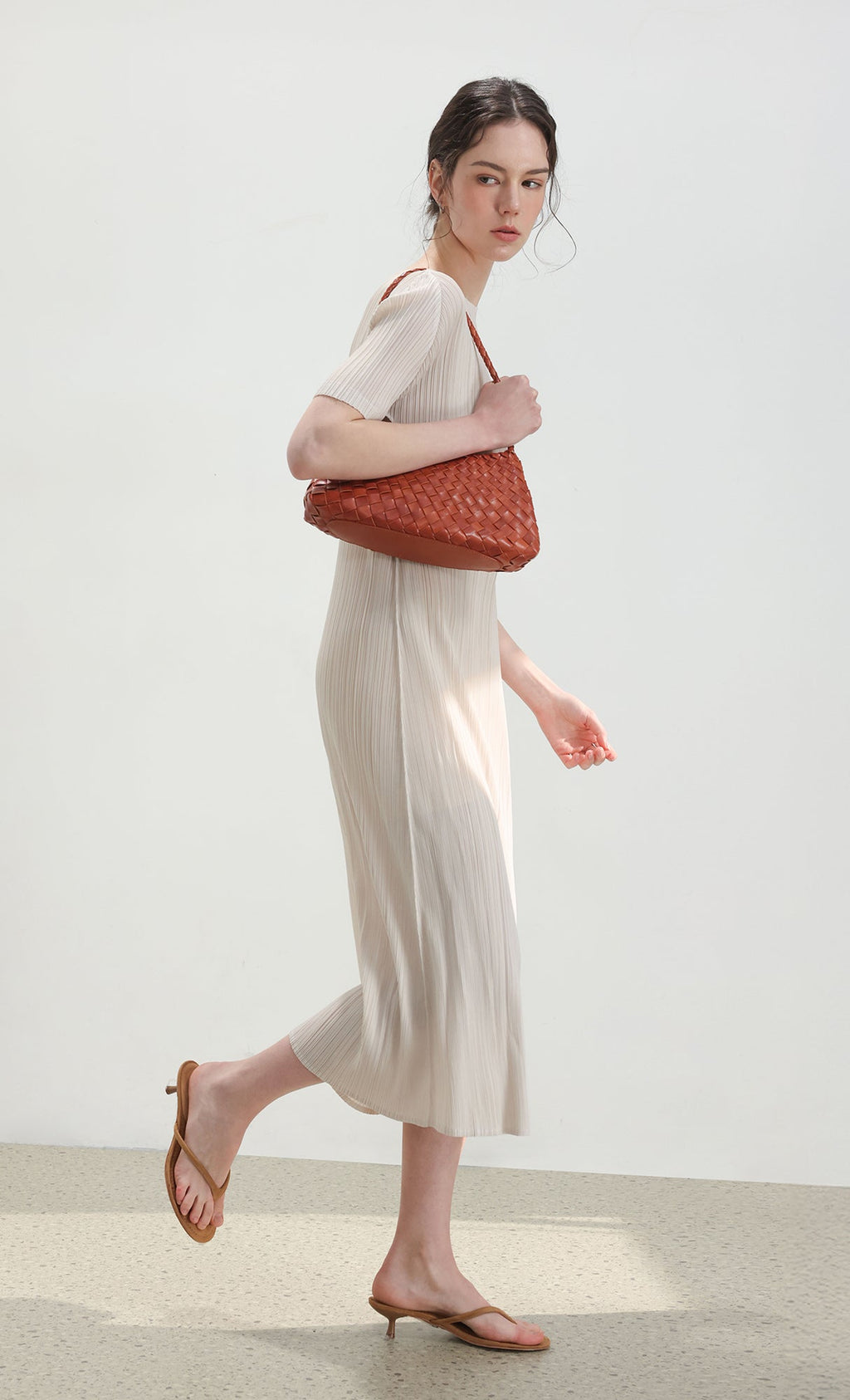 Nesia weaving shouler bag_camel
