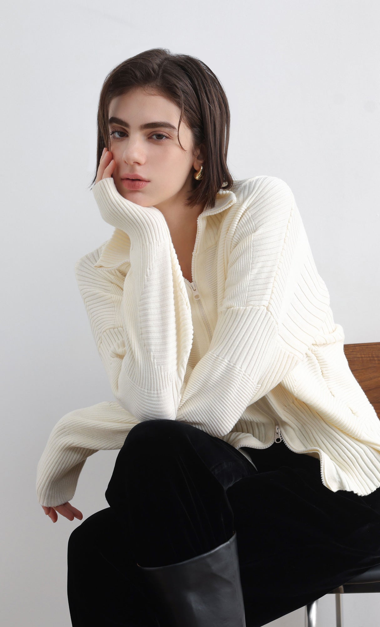 High Neck Knitted Pleated Zip-Up Cardigan_Ivory