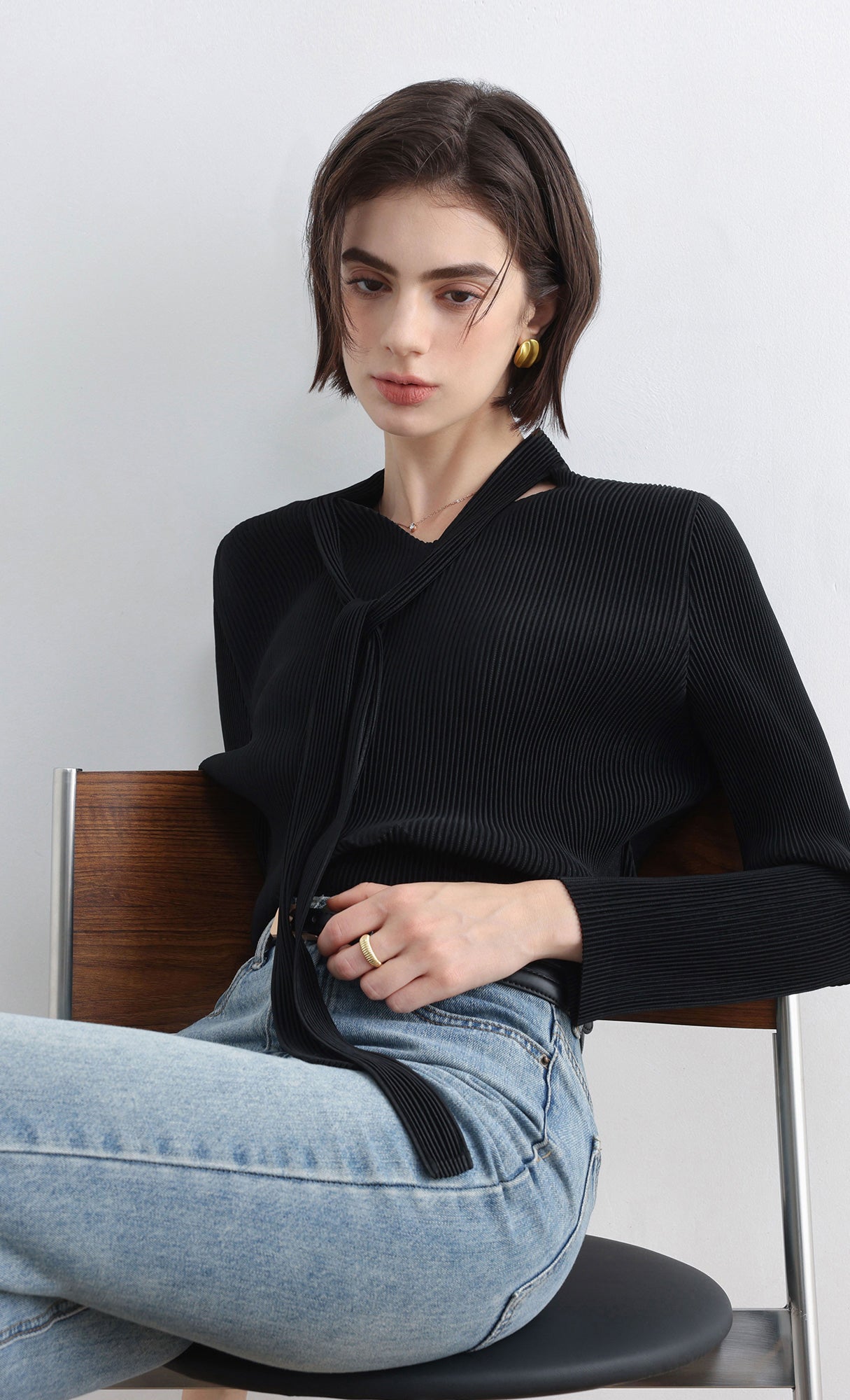 Ribbon Tie Pleated Top_Black