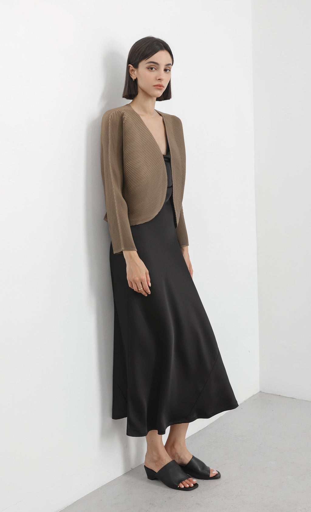 round pleated cardigan_brown