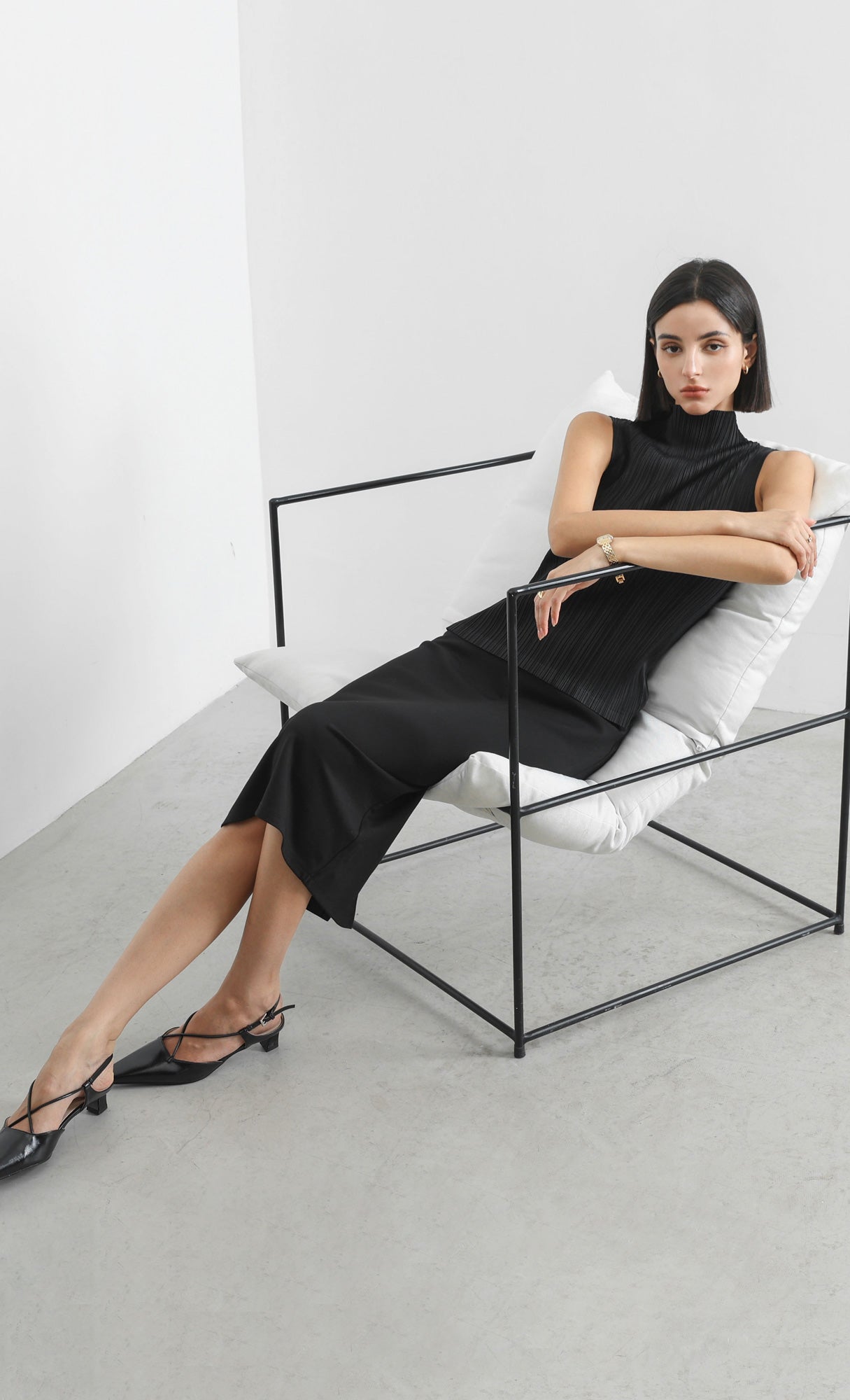 modi half-neck pleated top_black