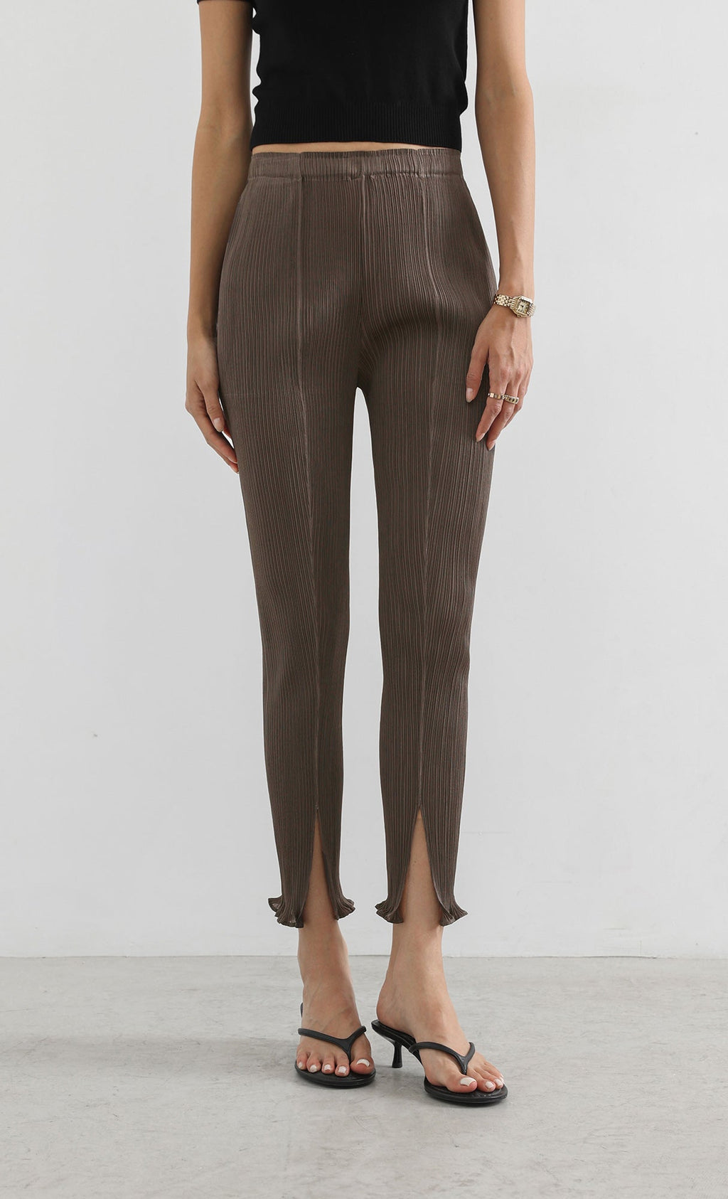 narrow pleated slit pants_brown