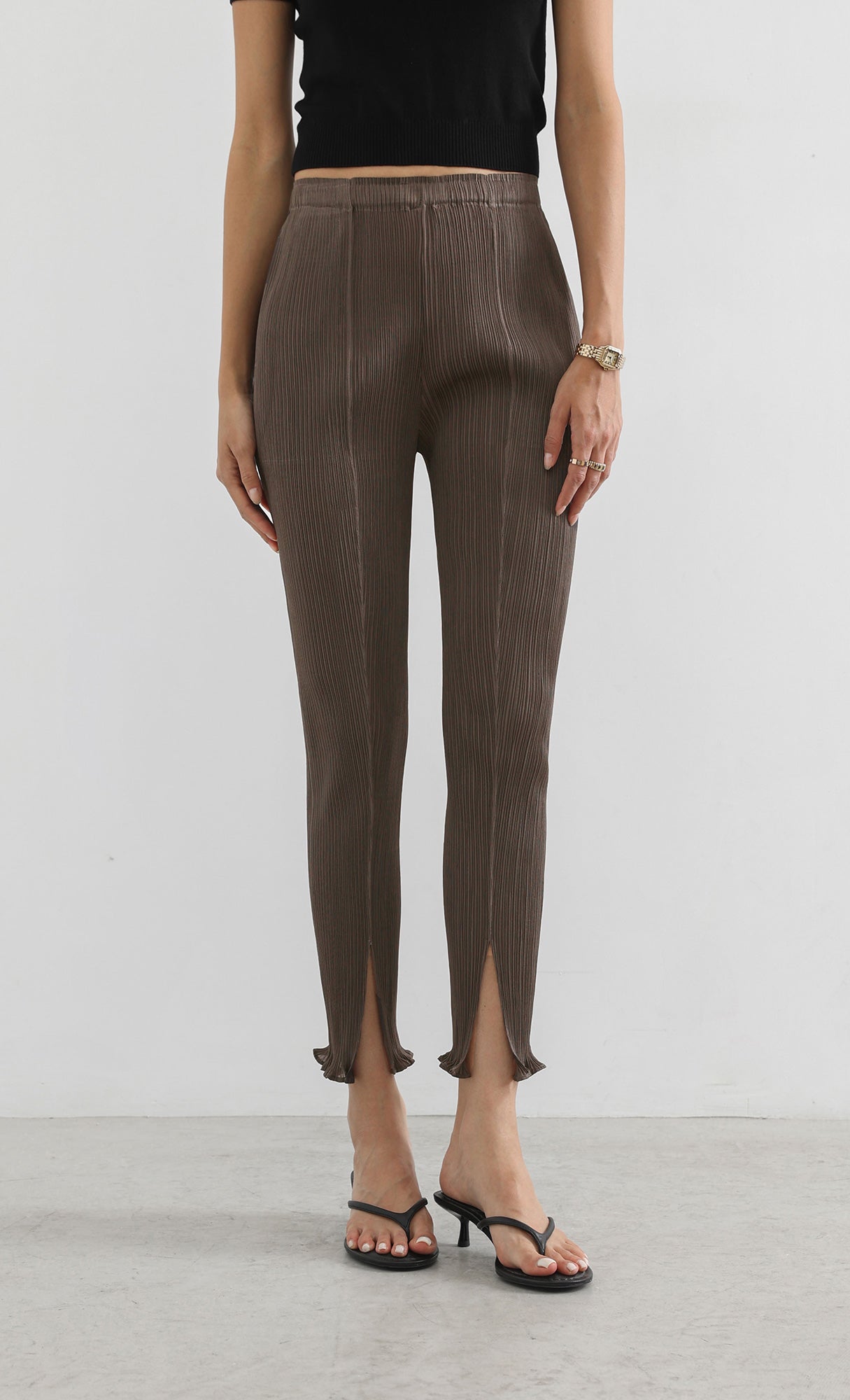 narrow pleated slit pants_brown