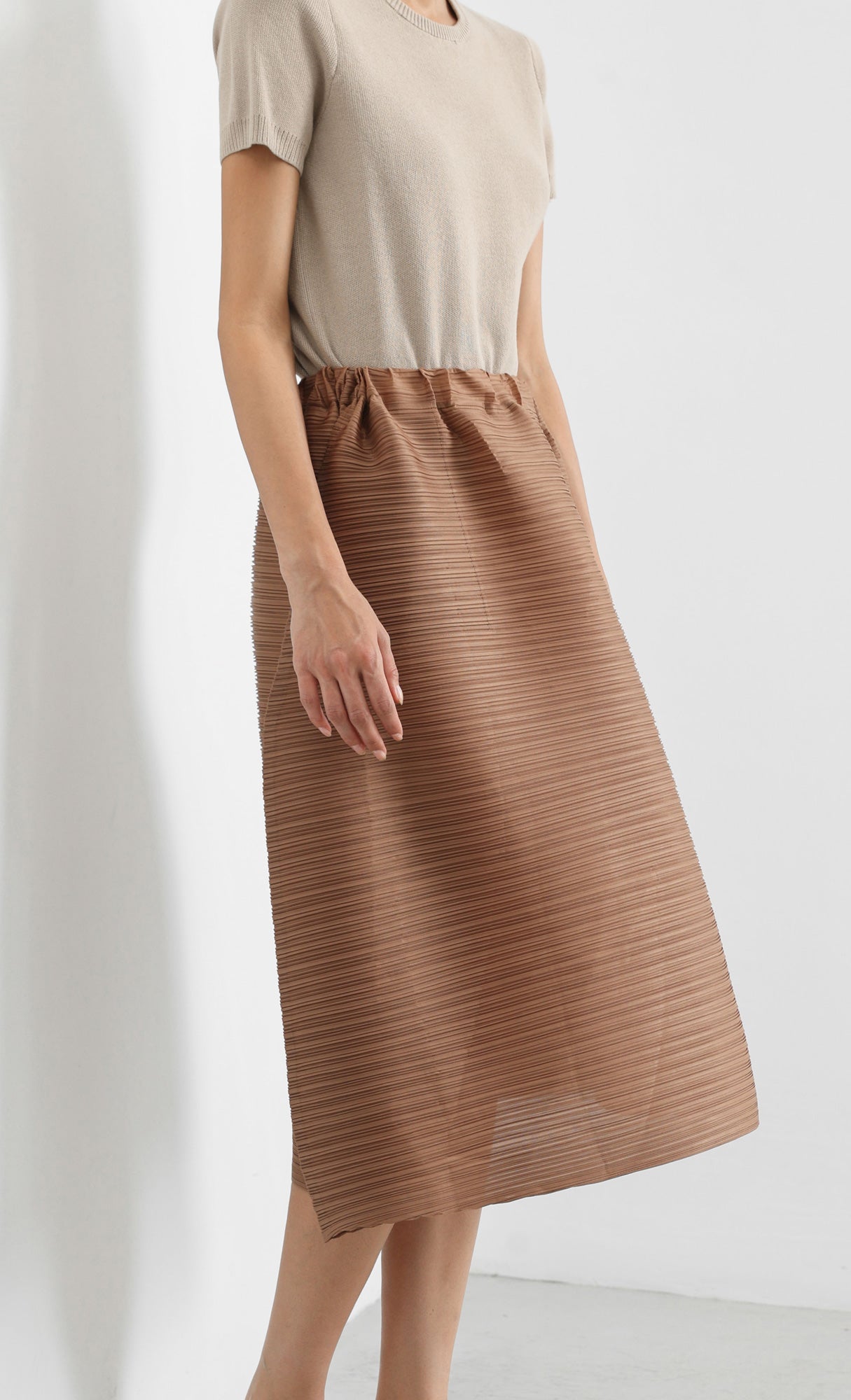 horiz pleated midi skirt_camel