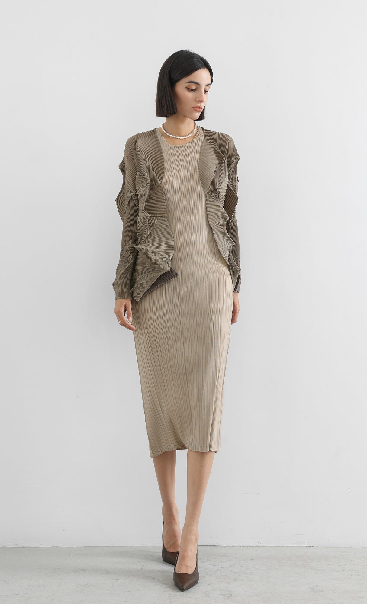 modi pleated sleeveless dress_beige
