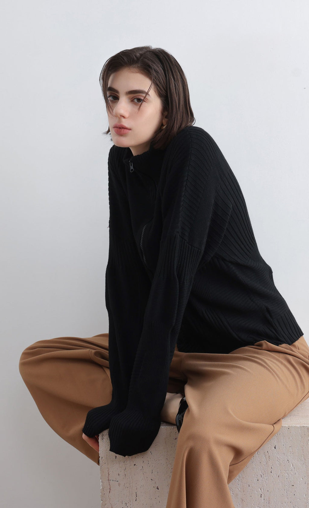 High Neck Knitted Pleated Zip-Up Cardigan_Black