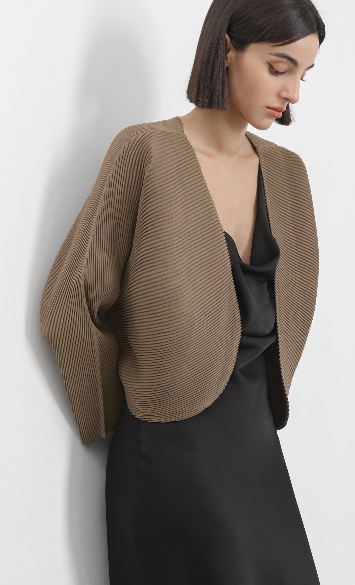 round pleated cardigan_brown