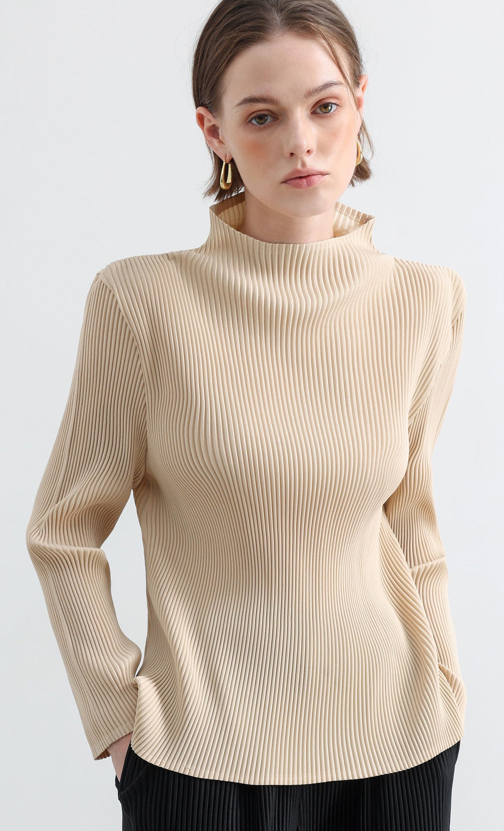 Essential Relaxed Pleated Half-Neck Top_Beige