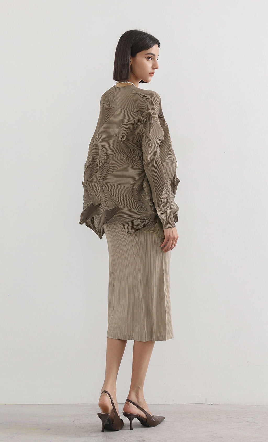 modi pleated sleeveless dress_beige
